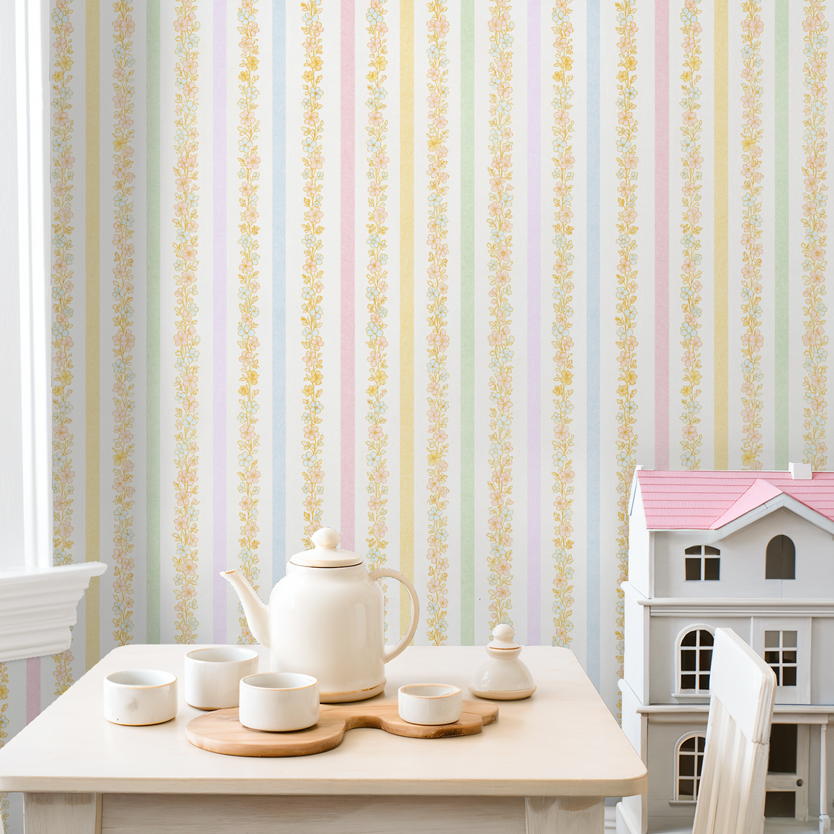 Pastel stripes with climbing blooms