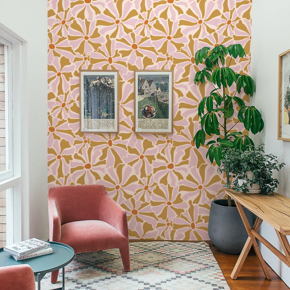 Loose daisies in pink and ochre